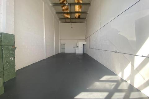 Warehouse to rent, Bridge Rd Southall UB2 4AY