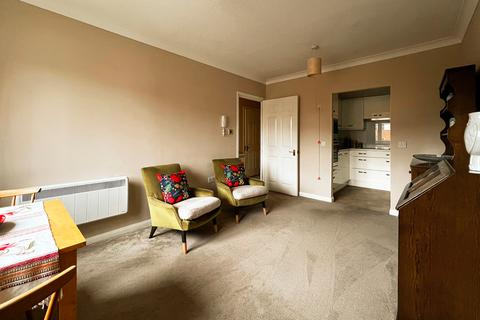 1 bedroom flat for sale, Waldegrave Gardens, Upminster RM14