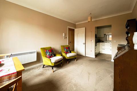 1 bedroom flat for sale, Waldegrave Gardens, Upminster RM14