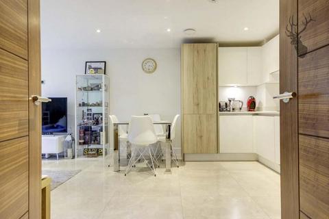 2 bedroom apartment for sale, Station Way, Buckhurst Hill IG9