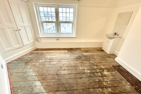 1 bedroom property to rent, Southbourne Grove, Southbourne