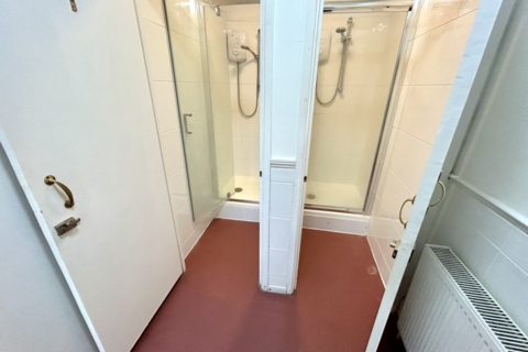 1 bedroom property to rent, Southbourne Grove, Southbourne