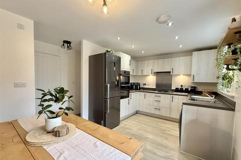 3 bedroom semi-detached house for sale, Jarmain Road, Stowmarket IP14