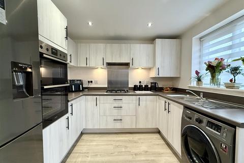 3 bedroom semi-detached house for sale, Jarmain Road, Stowmarket IP14