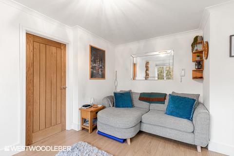 1 bedroom flat for sale, Parrotts Field, Hoddesdon EN11