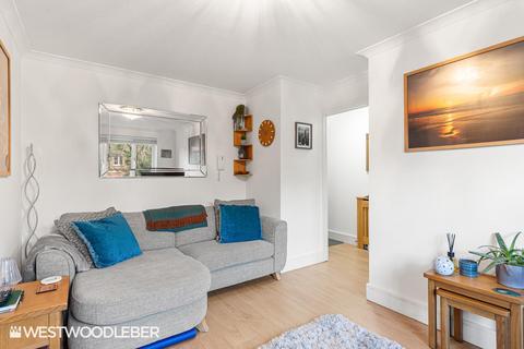 1 bedroom flat for sale, Parrotts Field, Hoddesdon EN11