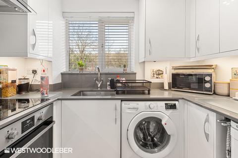1 bedroom flat for sale, Parrotts Field, Hoddesdon EN11