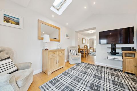 2 bedroom end of terrace house for sale, Cartside Road, Busby, G76