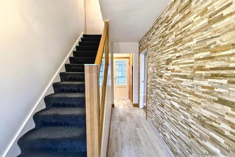 4 bedroom detached house for sale, Manor Road, Soothill, Batley