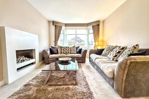 4 bedroom detached house for sale, Manor Road, Soothill, Batley