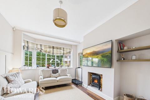 undefined, Monckton Avenue, Oulton Broad