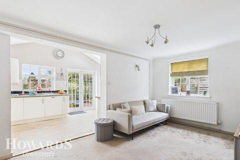 undefined, Monckton Avenue, Oulton Broad