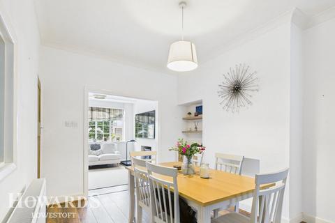 undefined, Monckton Avenue, Oulton Broad