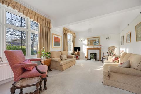 undefined, Avebury Square, Reading, RG1