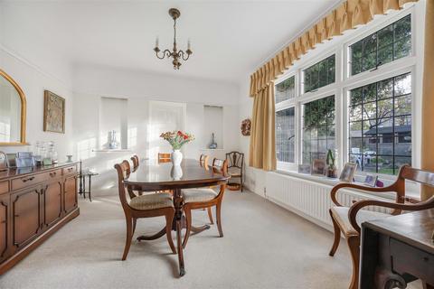 undefined, Avebury Square, Reading, RG1