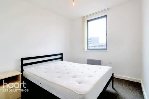 2 bedroom apartment to rent, Echo Central Cross Green Lane, Leeds
