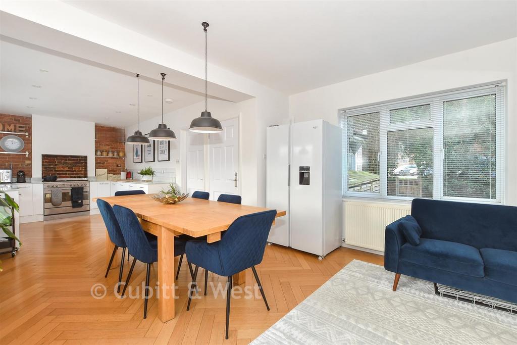 Kitchen/Dining Room.