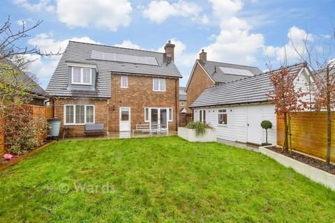 4 bedroom detached house for sale, Butler Close, Maidstone ME17