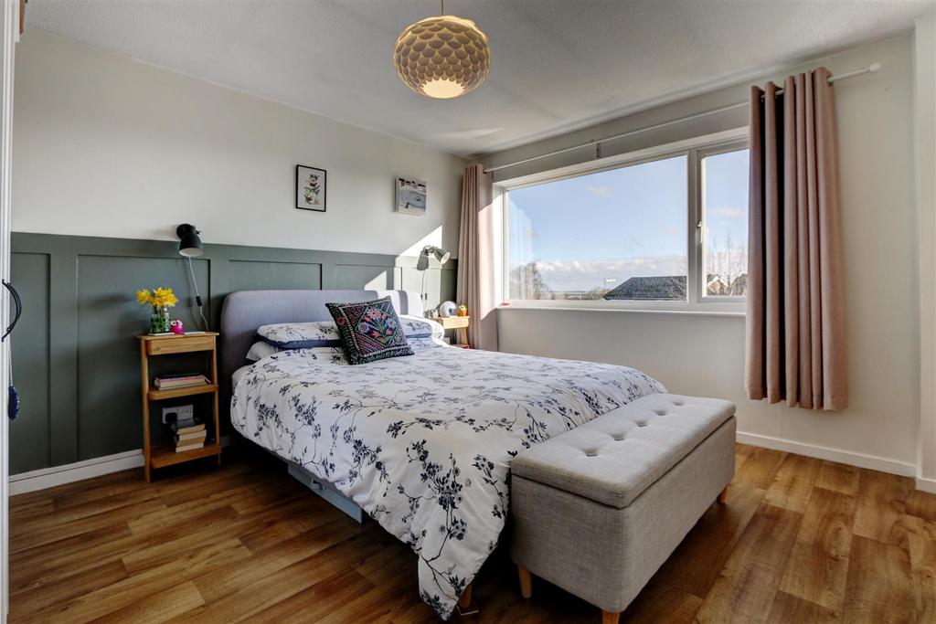 Bedroom 1.jpg