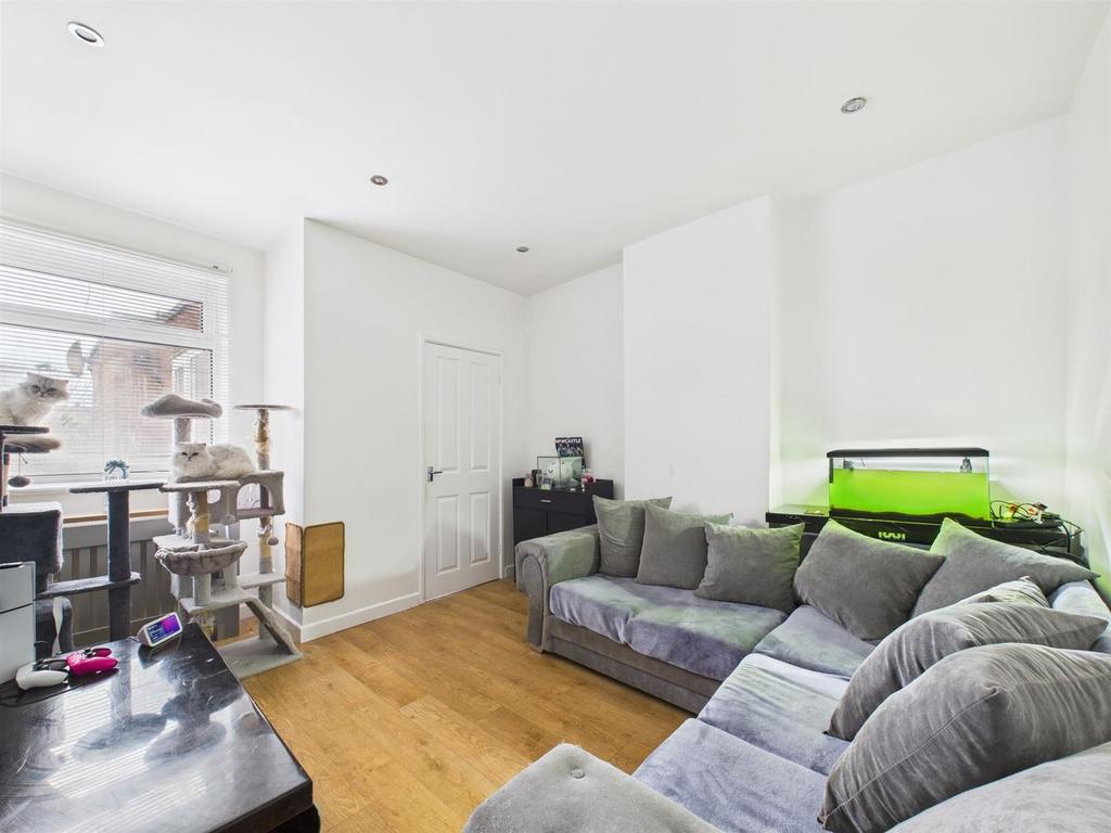 Lounge 2.jpg