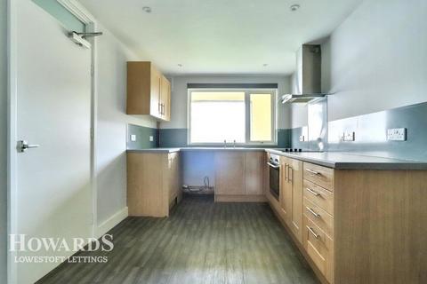 2 bedroom flat to rent, St Peters Street, LOWESTOFT