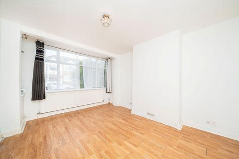 4 bedroom house to rent, Beechmount Avenue, London W7
