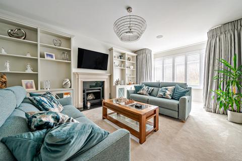 5 bedroom detached house to rent, River Walk, Horsham, RH12