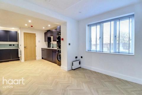 undefined, Dunraven Avenue, Luton