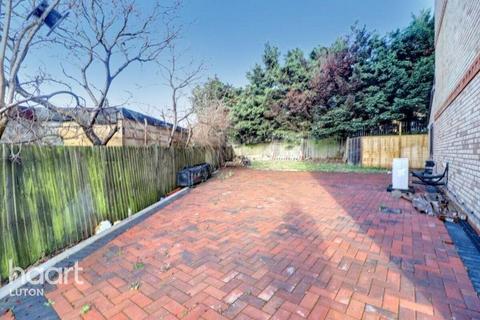 undefined, Dunraven Avenue, Luton