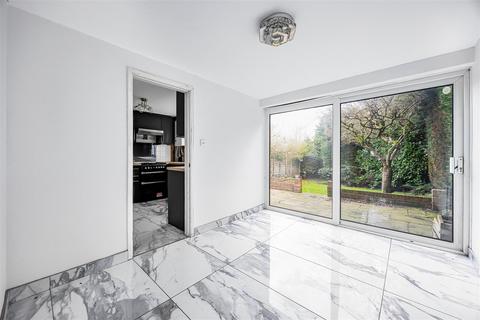 undefined, Loddon Bridge Road, Woodley, RG5