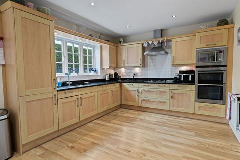 5 bedroom detached house for sale, Great Field Place, East Grinstead RH19