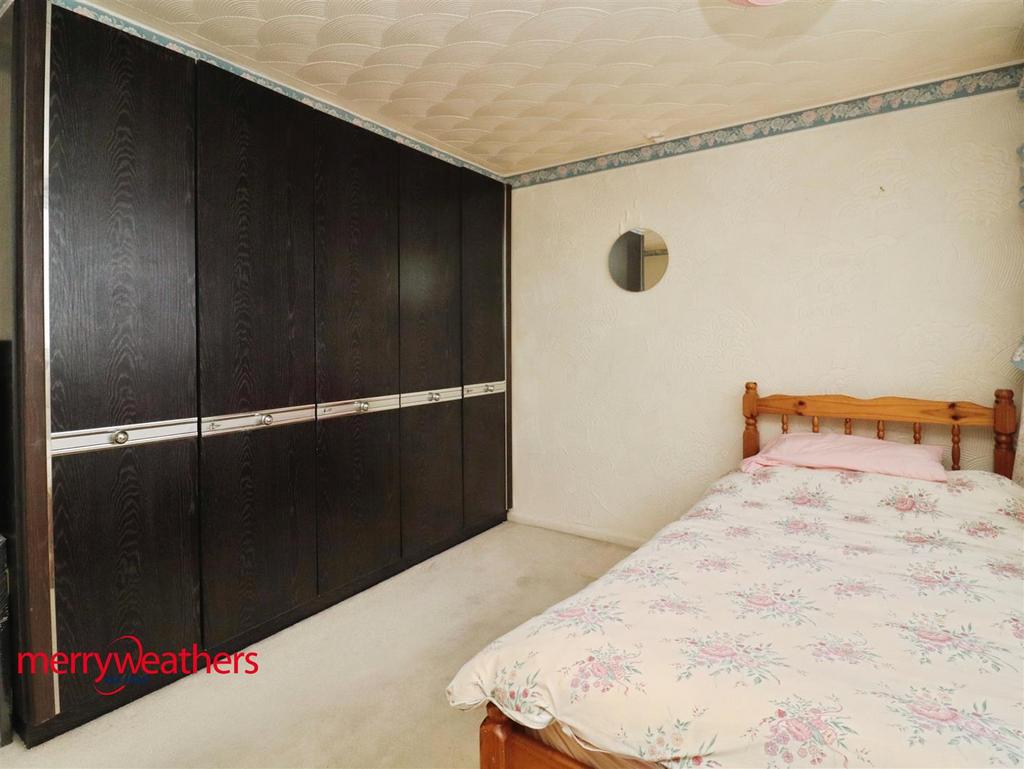 Rear bedroom