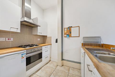 2 bedroom flat for sale, 24 Dixon Road, Flat 2/1, Crosshill, Glasgow, G42 8AY