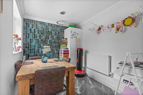undefined, Kingston Road, Staines-upon-Thames, TW18