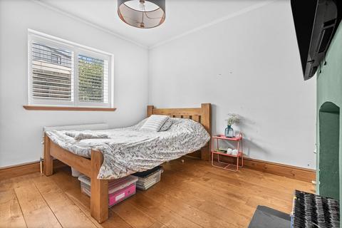 undefined, Kingston Road, Staines-upon-Thames, TW18