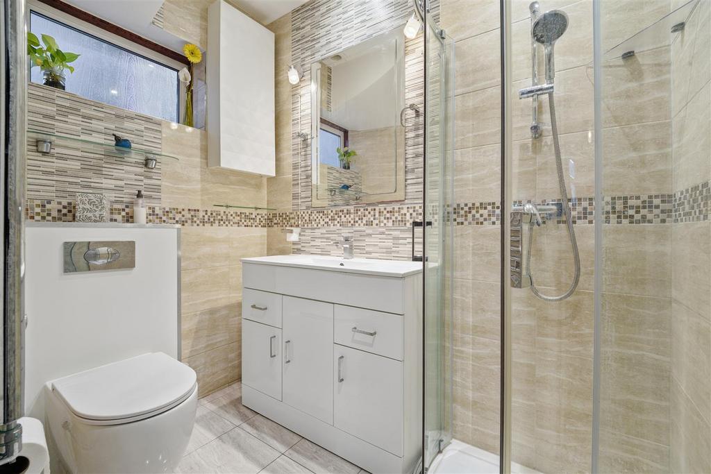 45 Beechmount Shower.jpg