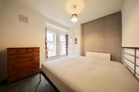 2 bedroom end of terrace house for sale, Winslade Crescent , Perth Street, Hull