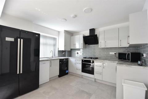 5 bedroom house to rent, Cadnam Close, Birmingham, B17