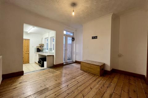 3 bedroom terraced house for sale, Belsize Avenue, PETERBOROUGH PE2