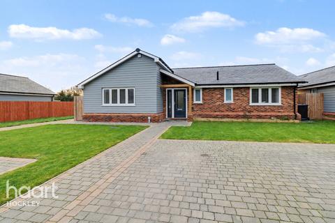 4 bedroom bungalow for sale, Meadowbrook, Rochford