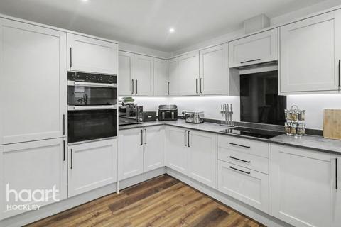 4 bedroom bungalow for sale, Meadowbrook, Rochford