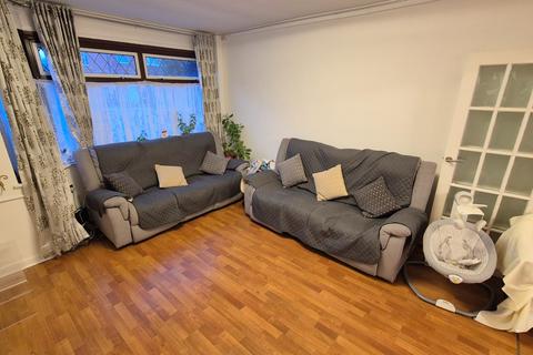 3 bedroom semi-detached house for sale, Lambourne Road, Leicester LE4