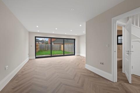 undefined, Old Esher Road, Hersham, KT12