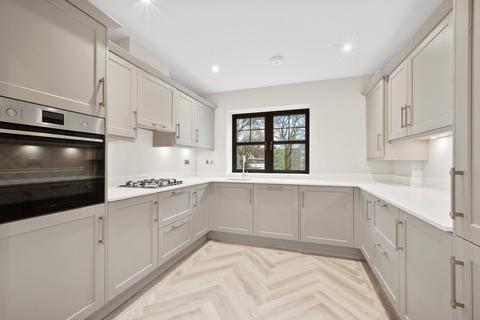 undefined, Mole Road, Hersham Village, KT12