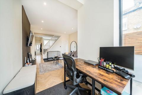 2 bedroom house for sale, Thurso Street, London SW17