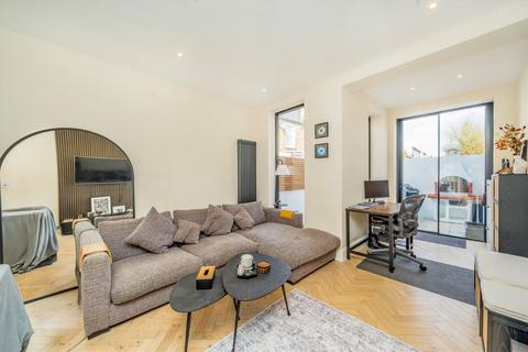 2 bedroom house for sale, Thurso Street, London SW17