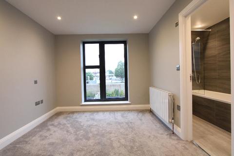 4 bedroom house to rent, Bideford Avenue, Perivale UB6