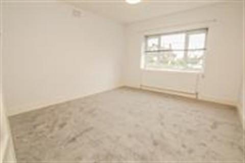 2 bedroom flat to rent, Doran Manor, Great North Road, East Finchley, N2