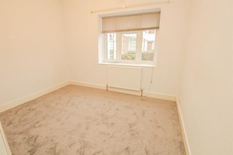 2 bedroom flat to rent, Doran Manor, Great North Road, East Finchley, N2