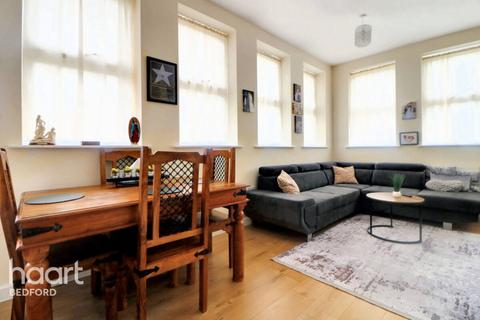 2 bedroom flat for sale, Carmichael Drive, Bedford